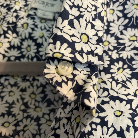 J.Crew Women’s Re-Imagined Sleeveless Floral Button-Up Top Size S | Navy Daisy P - Picture 6 of 13